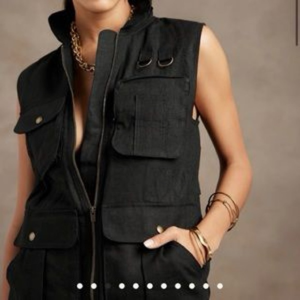 Banana Republic HERITAGE RIVER VEST in Black -sold out online, NWT!